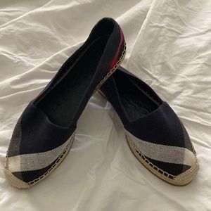 Burberry women’s plaid Escarshoboeld espadrilles flat slip on shoe sz 39/8